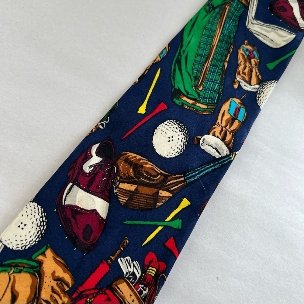 Addiction Golfing Tie Silk Tie With Great Vintage Golf Printing - Picture 2 of 5